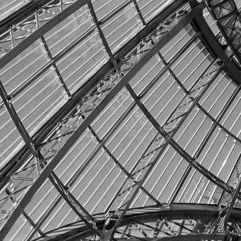 pipa hollow pada bangunan