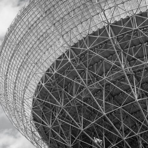 Bangunan dengan Besi UNP