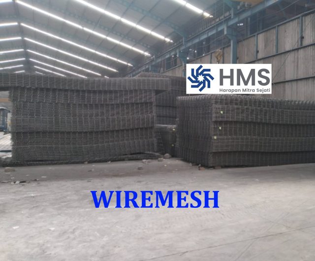 Wiremesh HMS galvanis dalam gudang produksi PT Harapan Mitra Sejati untuk tulangan beton